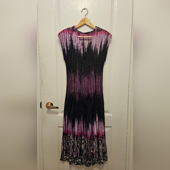 Long Dress Pleated Crepe Sleeveless Halter - Picture 1 of 4